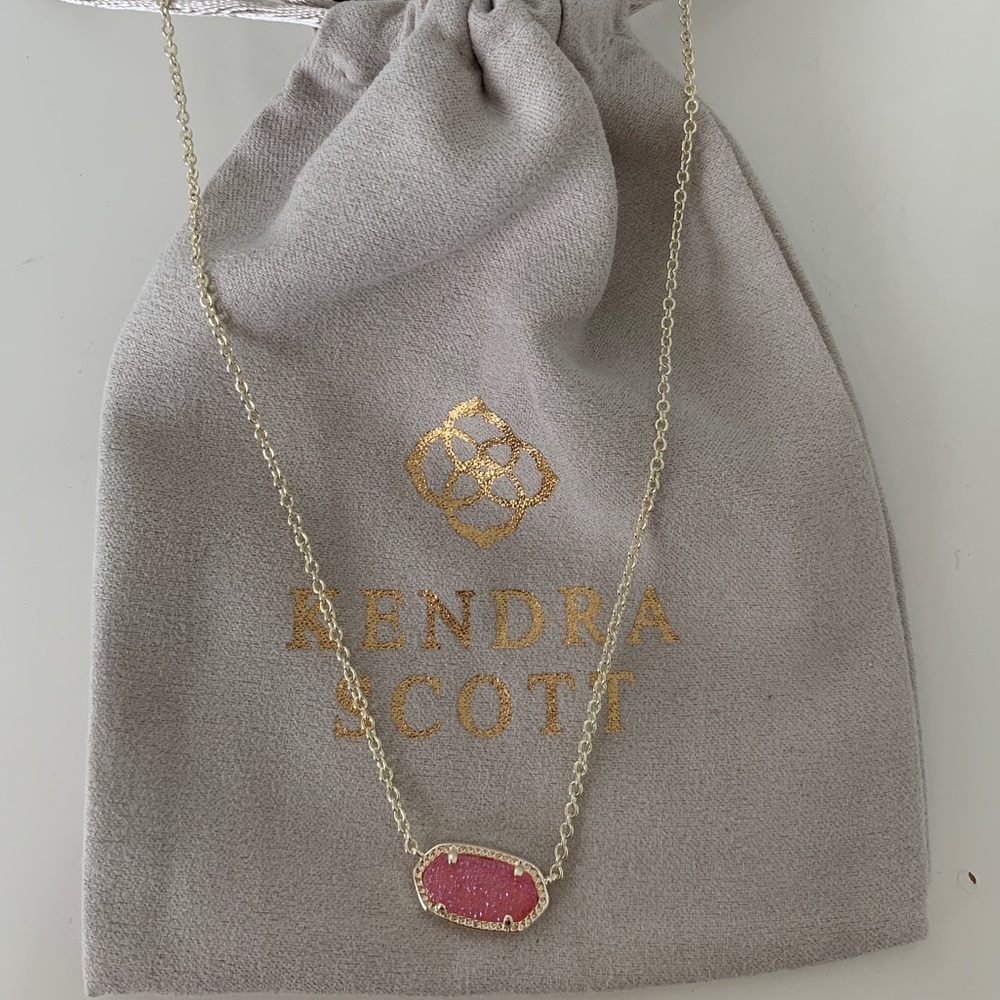 Kendra Scott necklace